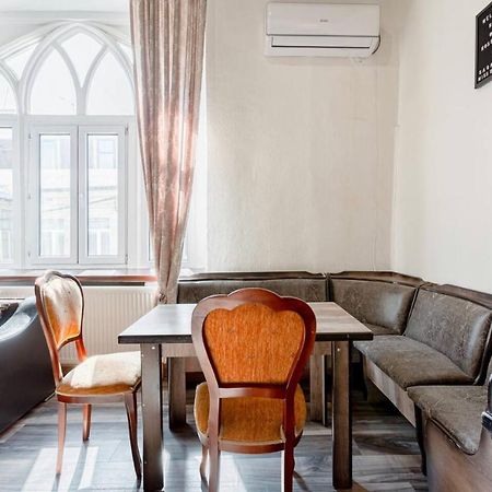 Central Location King Size Bed Tbilisi Exteriör bild