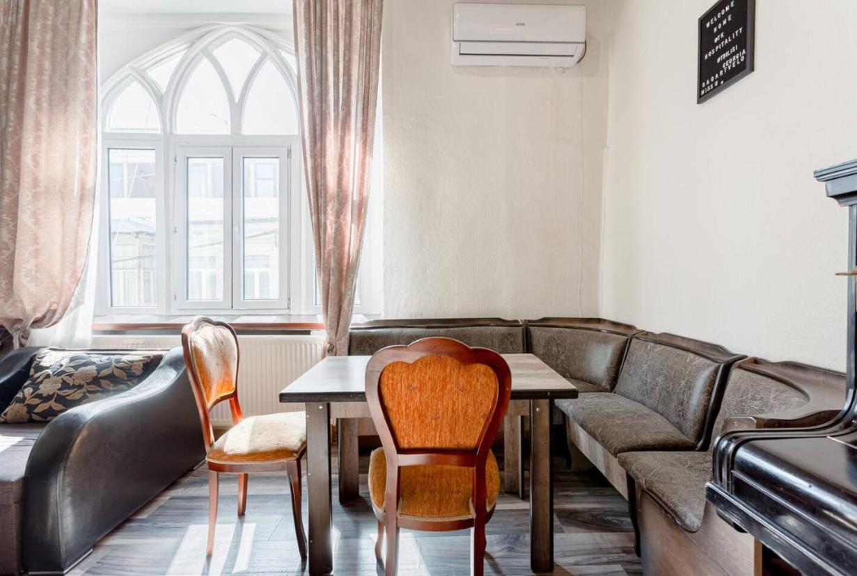 Central Location King Size Bed Tbilisi Exteriör bild