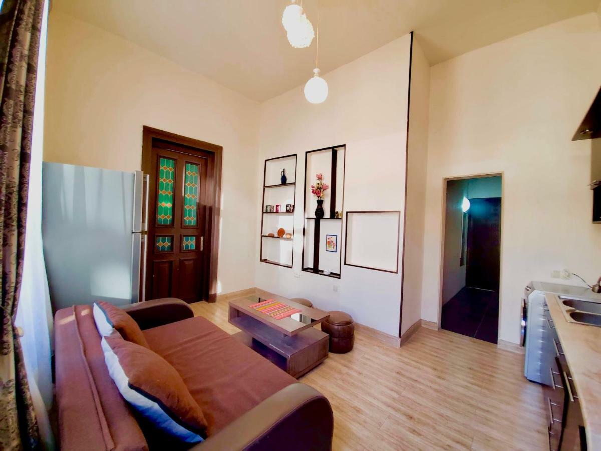 Central Location King Size Bed Tbilisi Exteriör bild